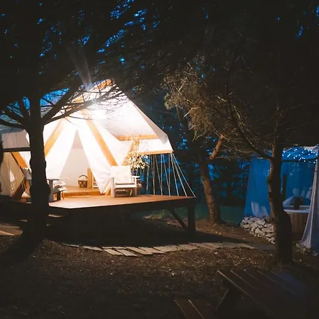 Luxe tent Kabaceira Glamping *